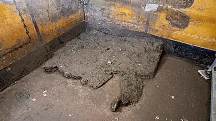 Pompei'de kadına ait dolap bulundu: Makyaj eşyaları ve ziynetler