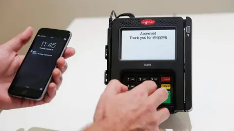 Apple Pay ve Google Pay, fintech reformlarıyla Özbekistan'da kullanıma açıldı