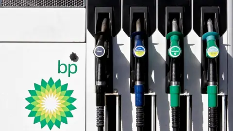 İran savaşı rafineri marjlarını artırdı, BP kârı dört katına çıktı, borç düştü