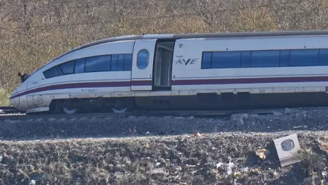 İspanya’da tren faciası sonrası üçüncü yas günü: Sendikalardan acil önlem çağrısı