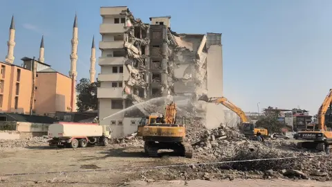 Iğdır’da Yıkımlar Devam Ediyor: Özel İdare Binası Yıkılıyor