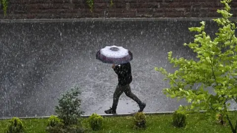 Güneybatı İçin Alarm: Üç İlde Aşırı Yağış ve Sel Riski