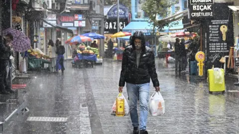 Meteoroloji uzmanından kuvvetli sağanak uyarısı! Salı gününe dikkat