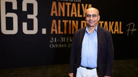 Derviş Zaim’den yapay zeka çıkışı: Deve kuşu gibi toprağa gömülemeyiz
