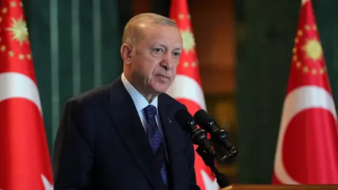 Cumhurbaşkanı Erdoğan, Avrupa'daki olayları işaret edip net şekilde uyardı: "Türkiye sokakta bulunmamıştır, sokağa teslim edilecek bir ülke değildir