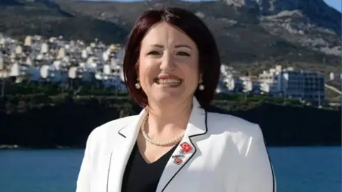 İlkay Girgin Erdoğan, Yeni Parti’den istifa gerekçelerini açıkladı