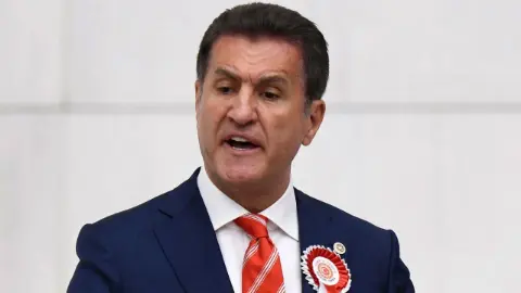 Sarıgül ailesinin de adının geçtiği kara para soruşturmasında yeni gelişme! 8 şüpheli yakalandı