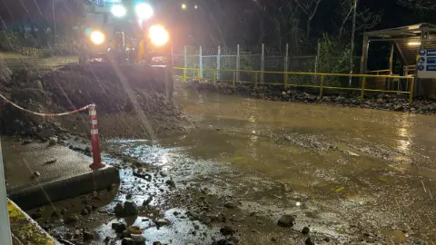 Rize Madenli'de taşkın sonrası yollar kontrollü ulaşıma açıldı