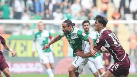 Bursaspor, Bandırmaspor kaşısında 3 puanı 3 golle aldı