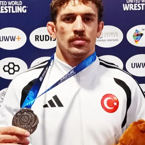 Dünya 2'ncisi milli güreşçi Yüksel Sarıçiçek: Acemilik yaptım