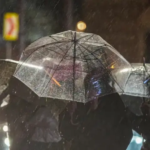 Hava bir anda değişecek: Sağanak geliyor, sıcaklık düşüyor