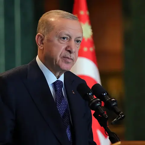 Cumhurbaşkanı Erdoğan, Avrupa'daki olayları işaret edip net şekilde uyardı: "Türkiye sokakta bulunmamıştır, sokağa teslim edilecek bir ülke değildir