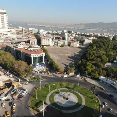 İzmir’in yıllardır çözülemeyen çukuru satışta: Basmane için 75 milyon dolar isteniyor
