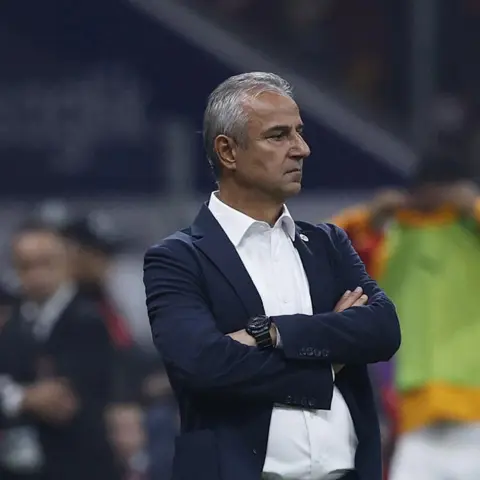 Fenerbahçe'de İsmail Kartal için kritik görüşme! Derbi yenilgisi sonrası istifa ihtimali gündemde