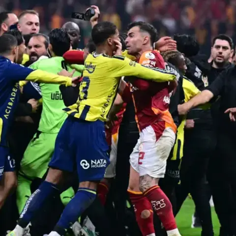 Galatasaray ve Fenerbahçeli futbolculara on maç ceza mı gelecek?
