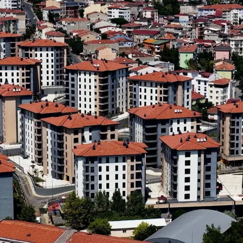 Maltepe’de çöken binanın hak sahipleri yeni konutlarına kavuşuyor