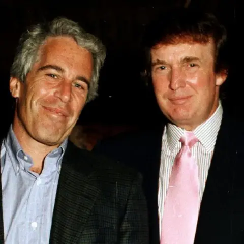 Trump hakkında seçim öncesi yeni Epstein raporu! 5 kadından cinsel saldırı suçlaması