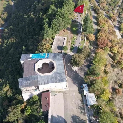 Yağıbasan Medresesi’nin hasarlı çatısı brandayla kapatıldı
