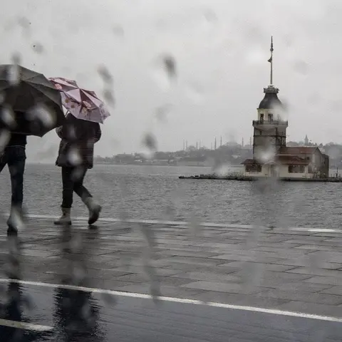 AKOM'dan sağanak uyarısı: İstanbul'da yarın planı olanlar dikkat