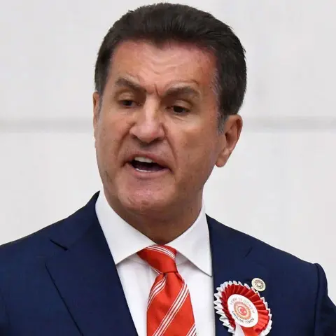 Sarıgül ailesinin de adının geçtiği kara para soruşturmasında yeni gelişme! 8 şüpheli yakalandı