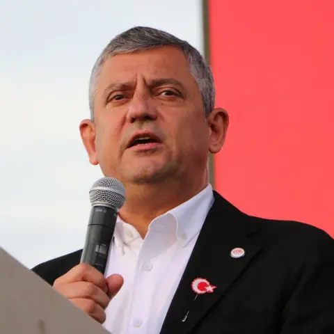 Özgür Özel: Yeni Parti'yi siz kurdunuz, sandıkta teslimi alacağız