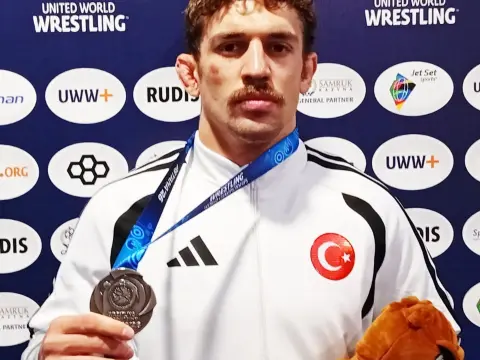 Dünya 2'ncisi milli güreşçi Yüksel Sarıçiçek: Acemilik yaptım