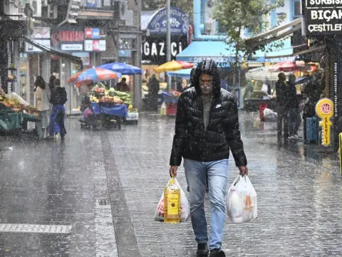 Meteoroloji uzmanından kuvvetli sağanak uyarısı! Salı gününe dikkat