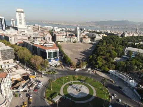 İzmir’in yıllardır çözülemeyen çukuru satışta: Basmane için 75 milyon dolar isteniyor