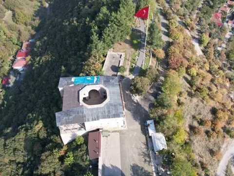 Yağıbasan Medresesi’nin hasarlı çatısı brandayla kapatıldı