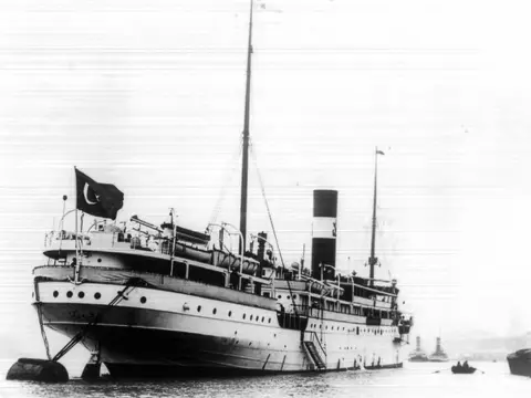 Cumhuriyet’i dünyaya taşıyan gemi