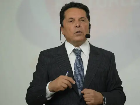 Görevinden uzaklaştırılmıştı! Ahmet Özer Yeni Parti'ye katıldı