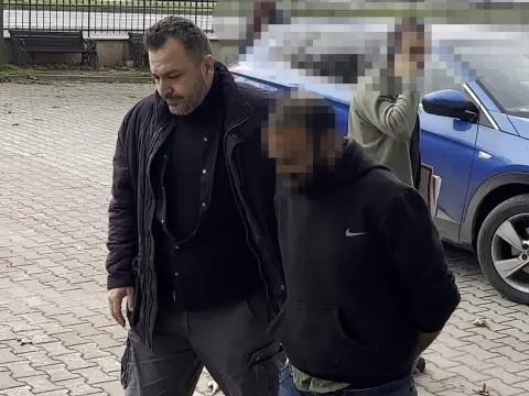 Karasu'da evden para ve cip çaldığı öne sürülen 3 şüpheli yakalandı