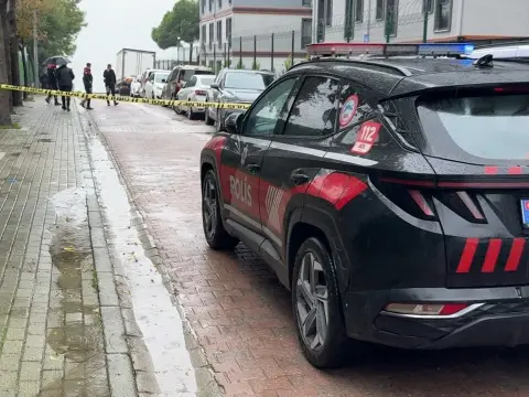 Avcılar'da okul çevresindeki kavgaya müdahale eden bekçi veliyi yaraladı