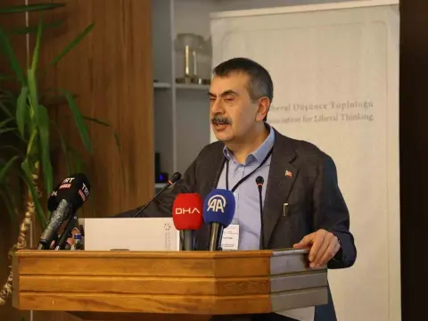 Yusuf Tekin: Farklılıklara saygı demokrasi ve milli birliği güçlendirir