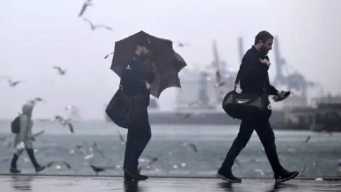 Meteoroloji uzmanından şiddetli yağış ve fırtına uyarısı: 10 il için sarı ve turuncu alarm