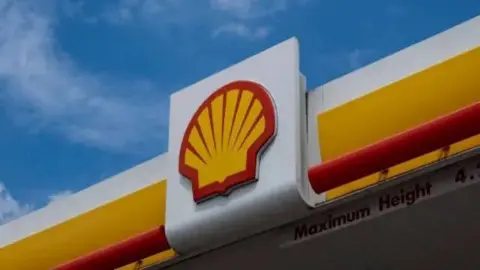 Shell'in karı üçüncü çeyrekte ikiye katlandı