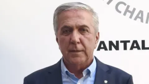 Ahmet Çetin güven tazeledi: Üçüncü kez başkan seçildi