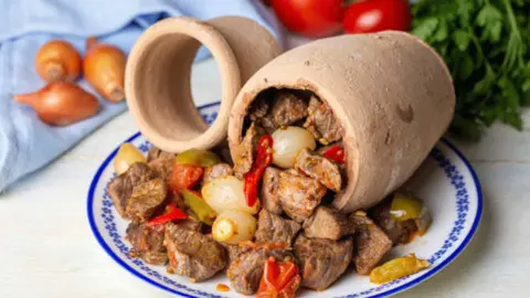 MasterChef’te kor ateşte pişen testi kebabı görsel şölen sundu | Testi kebabı nasıl yapılır?