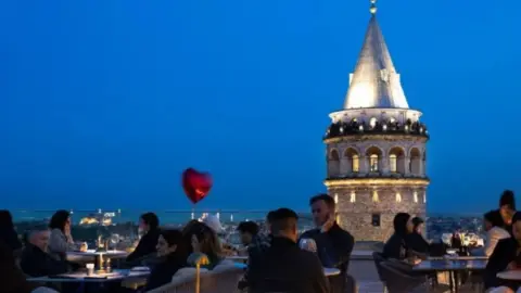 İstanbul’da romantik bir randevu cep yakıyor: Avrupa'nın en pahalı ikinci şehri