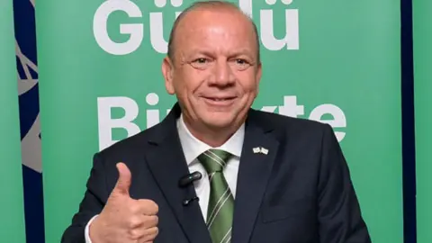 TEKNOSAB'da temsil ve otel yatırımı gerilimi