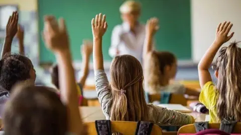 İlkokullarda 2+2 modeli gündemde: Eğitim sistemi değişecek mi?