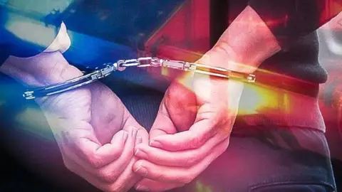 Eski Manisa Büyükşehir Belediyespor Başkanı ve yöneticilerinin de olduğu 4 kişiye gözaltı