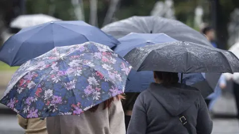 Hafta sonu planı yapanlar dikkat: Meteoroloji'den 2 il için sarı alarm, birçok ile sağanak uyarısı