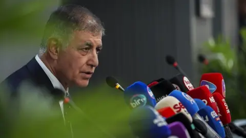 Sevda Erdan Kılıç’tan Cemil Tugay hakkında suç duyurusu