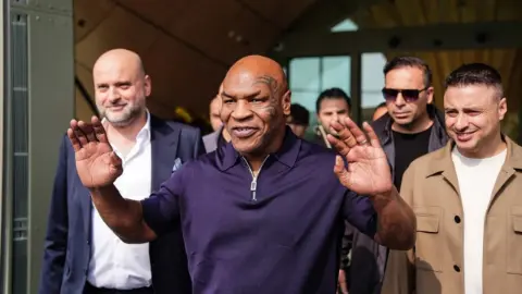 Mike Tyson Tuzlu Kahve Dizisine Konuk Oluyor