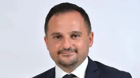 Fon soruşturmasında Türkiye Sigorta Genel Müdür Yardımcısı Gürol Sami Özer tutuklandı
