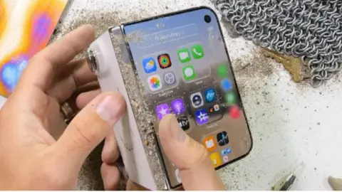 Apple, ekran arızası yaşayan iPhone Duo modellerini değiştirecek