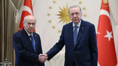 Cumhurbaşkanı Erdoğan, MHP Genel Başkanı Bahçeli'yi saat 14.00'te Cumhurbaşkanlığı Külliyesi'nde kabul edecek