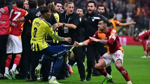 Dev derbide saha karıştı, gözler PFDK'ya çevrildi: Futbolculara kaç maç ceza gelecek?