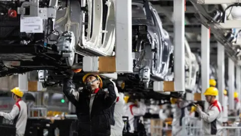 Türkiye'de yatırım planını askıya almıştı: Çinli otomotiv devi fabrikayı komşuya kuruyor